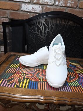 Ryka Renew Recovery Womens 8 White Slip On Comfort Walking Nurse Sneakers NWOB